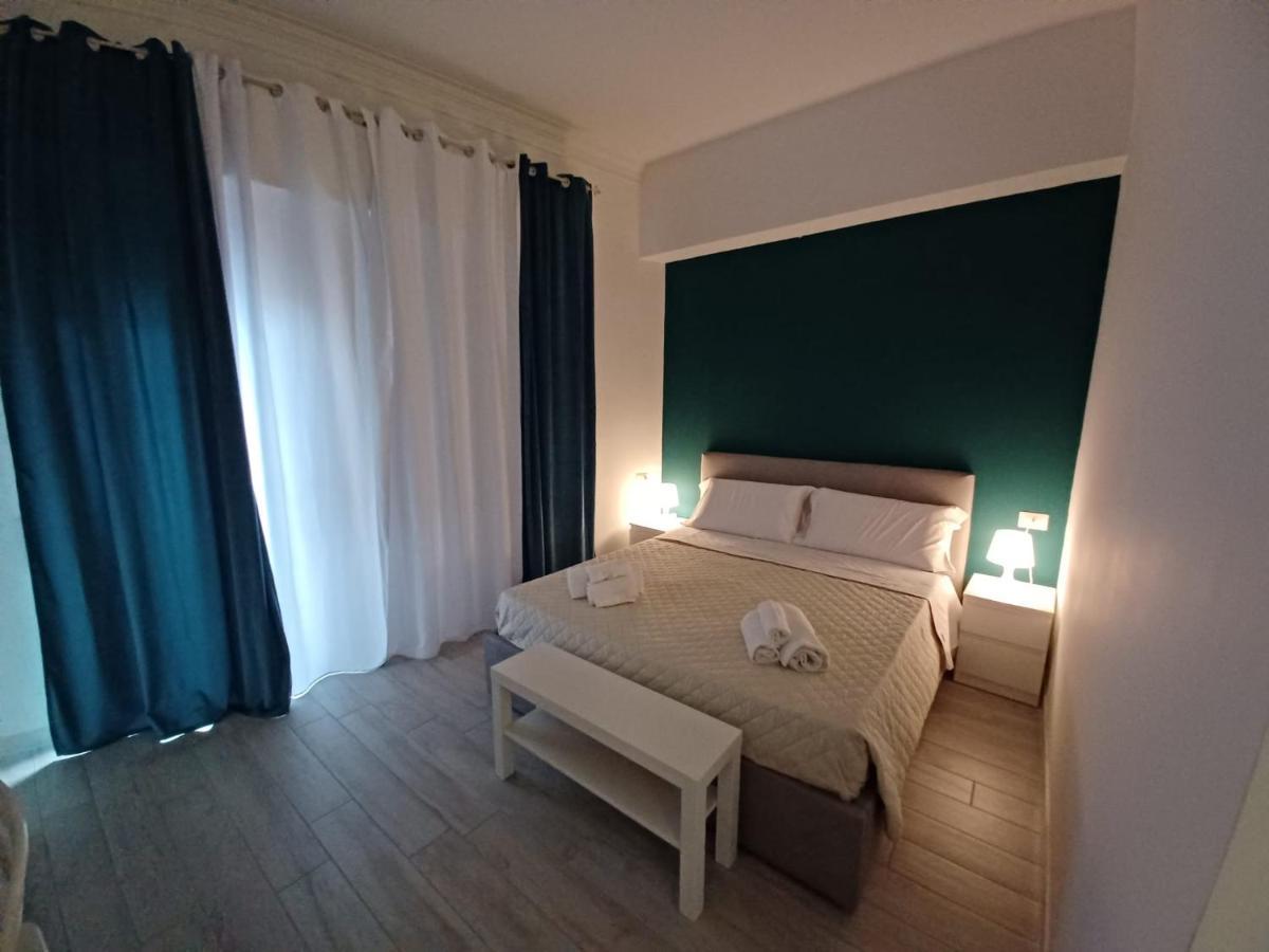 Bed and Breakfast La Stazione 92 Катания Экстерьер фото